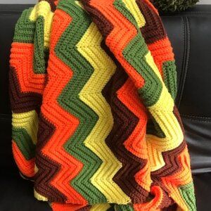 GRANNY THROW CHEVRON ZIG-ZAG STRIPE CROCHETED AFGHAN MID-MOD VIVID COLORS- 42x67